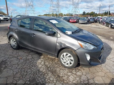 TOYOTA PRIUS C 2015