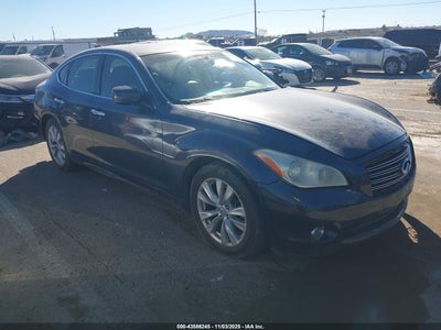 INFINITI M37 2011