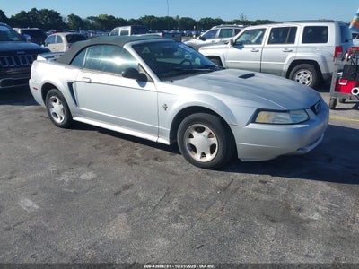 FORD MUSTANG 2000
