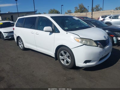 TOYOTA SIENNA 2012