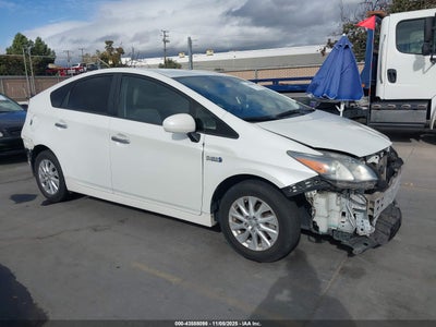 TOYOTA PRIUS PLUG-IN 2013