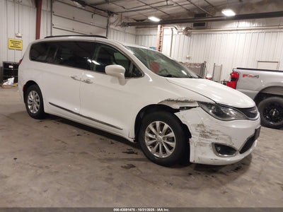 CHRYSLER PACIFICA 2017