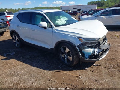 VOLVO XC40 2020