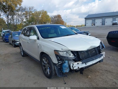 LINCOLN MKT 2013