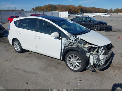 TOYOTA PRIUS V 2013