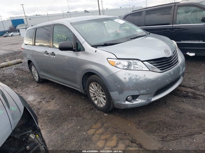 TOYOTA SIENNA 2014