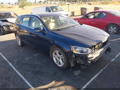 VOLVO V60 2015