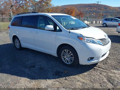 TOYOTA SIENNA 2014