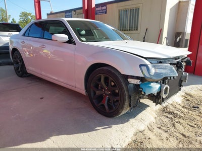 CHRYSLER 300 2023