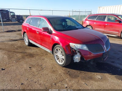 LINCOLN MKT 2013