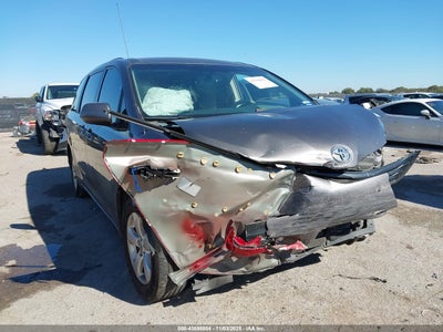 TOYOTA SIENNA 2013