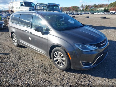 CHRYSLER PACIFICA 2018