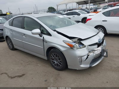 TOYOTA PRIUS PLUG-IN 2013