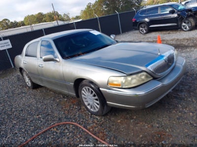 LINCOLN TOWN CAR 2003
