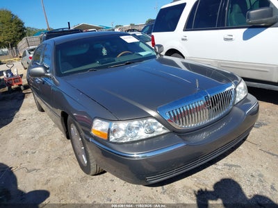 LINCOLN TOWN CAR 2004