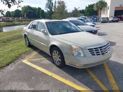 CADILLAC DTS 2010