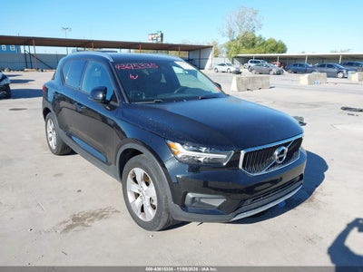 VOLVO XC40 2022