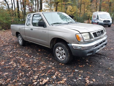 NISSAN FRONTIER 2000