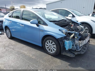 TOYOTA PRIUS PLUG-IN 2013