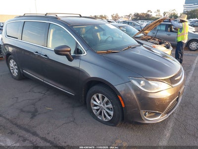 CHRYSLER PACIFICA 2017