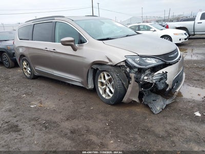 CHRYSLER PACIFICA 2017