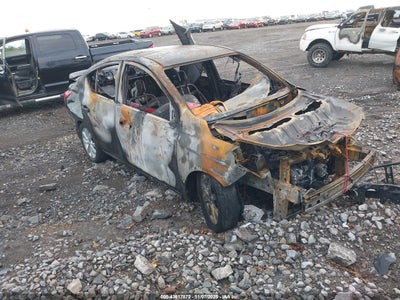 NISSAN VERSA 2016