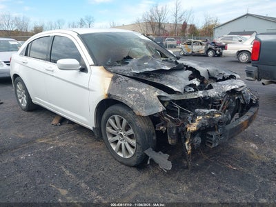 CHRYSLER 200 2011