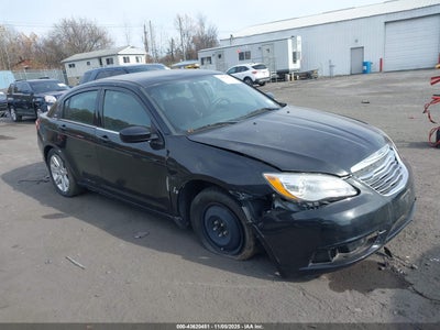 CHRYSLER 200 2013