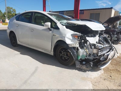 TOYOTA PRIUS 2015