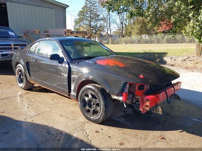 FORD MUSTANG 2000