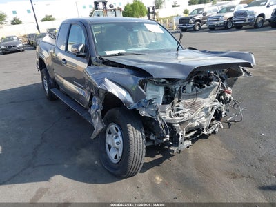TOYOTA TACOMA 2018