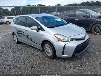 TOYOTA PRIUS V 2015