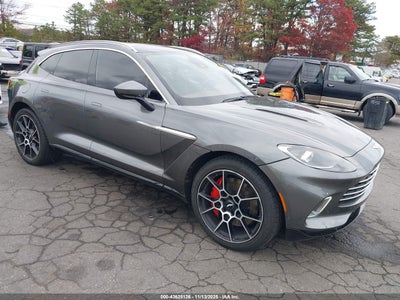 ASTON MARTIN DBX 2021