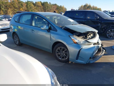 TOYOTA PRIUS V 2017
