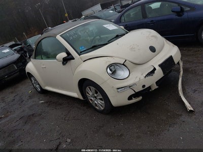 VOLKSWAGEN NEW BEETLE 2010