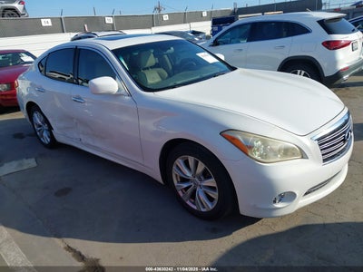 INFINITI M37 2011