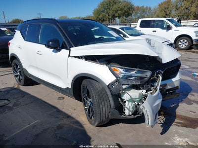 VOLVO XC40 2020