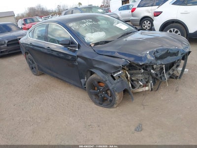 CHRYSLER 200 2016