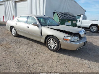 LINCOLN TOWN CAR 2004