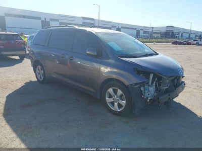 TOYOTA SIENNA 2013