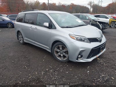 TOYOTA SIENNA 2019