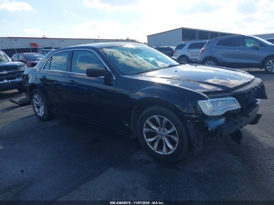CHRYSLER 300 2015