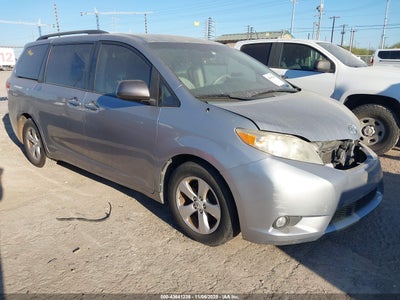 TOYOTA SIENNA 2012