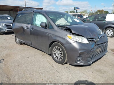 TOYOTA SIENNA 2019
