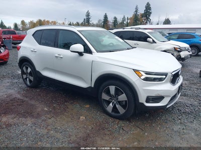 VOLVO XC40 2022
