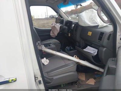 NISSAN NV PASSENGER NV3500 HD 2015
