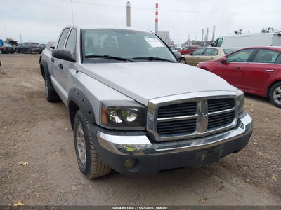 DODGE DAKOTA 2005