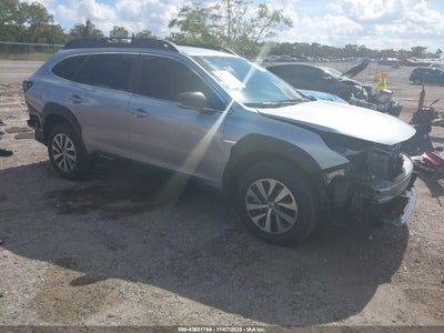 SUBARU OUTBACK 2025