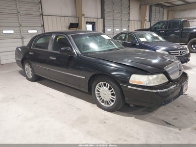 LINCOLN TOWN CAR 2010