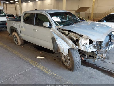 TOYOTA TACOMA 2018